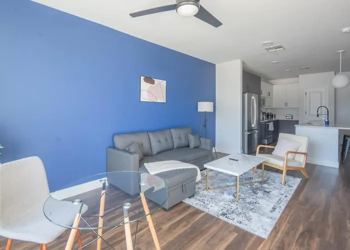 Relaxing 1bd - Pool, Gym, Parking, W-d - Sleeps 4 Apartment