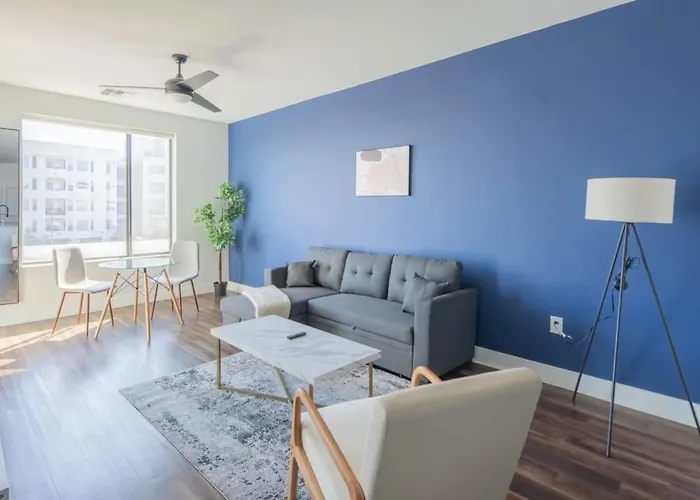 Relaxing 1bd - Pool, Gym, Parking, W-d - Sleeps 4 Apartment *