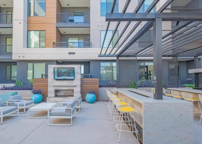 Relaxing 1bd - Pool, Gym, Parking, W-d - Sleeps 4 Apartment