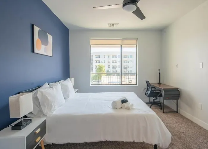 Relaxing 1bd - Pool, Gym, Parking, W-d - Sleeps 4 Apartment